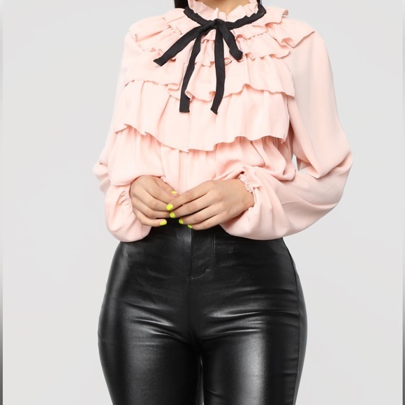 Fashion‎ Nova Right Now Ruffle Top - Blush/Black - Picture 1 of 6